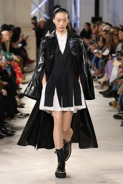 Look 3